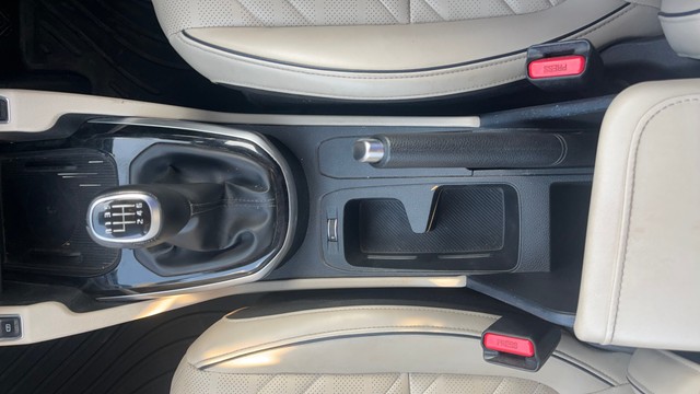 Second-hand 2022 Kia Carens Luxury Plus Turbo 2022-2023 for sale in Coimbatore-13