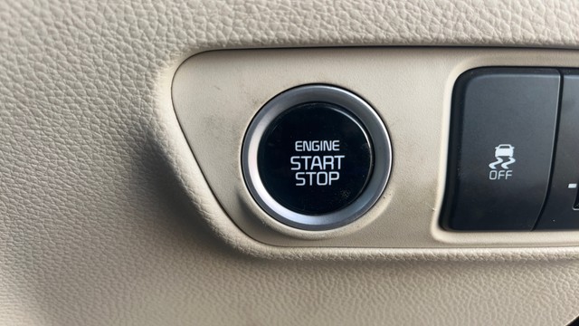 Second-hand 2022 Kia Carens Luxury Plus Turbo 2022-2023 for sale in Coimbatore-23