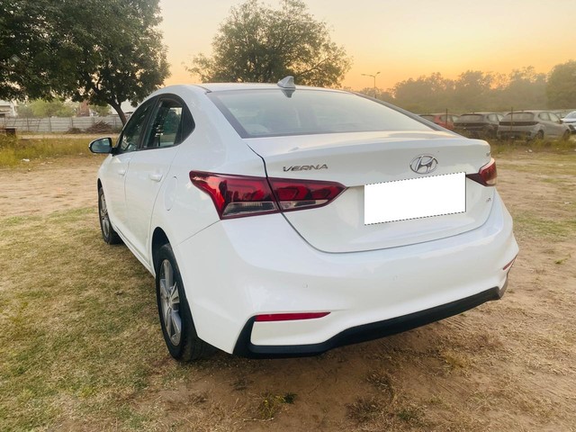 Hyundai Verna CRDi 1.6 SX Second-hand 2019 Hyundai Verna CRDi 1.6 SX for sale in Ahmedabad-9