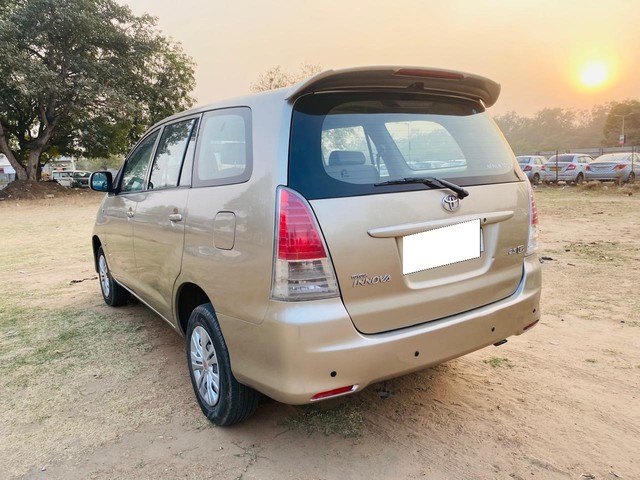 Second-hand 2010 Toyota Innova 2.5 E for sale in Ahmedabad-7