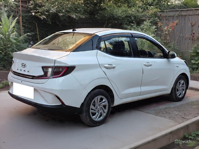 Second-hand 2022 Hyundai Aura S CNG for sale in New Delhi-2