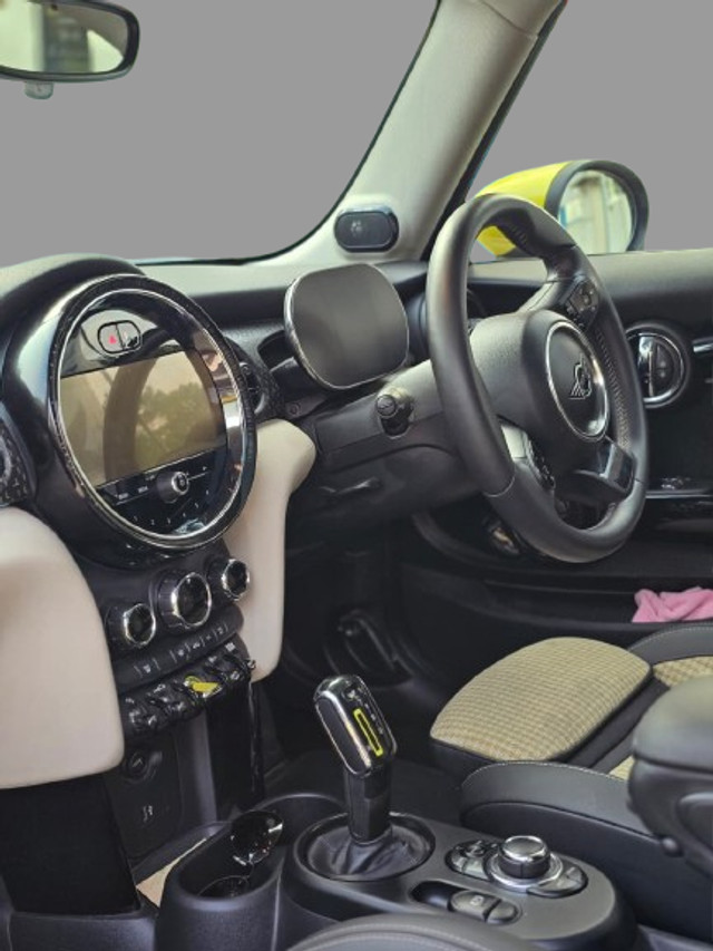 Second-hand 2023 Mini Cooper SE Electric for sale in Coimbatore-3