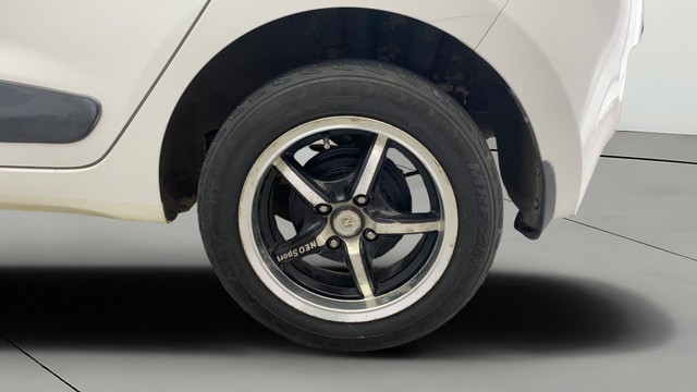 Second-hand 2013 Hyundai Grand i10 Sportz for sale in Kochi-26