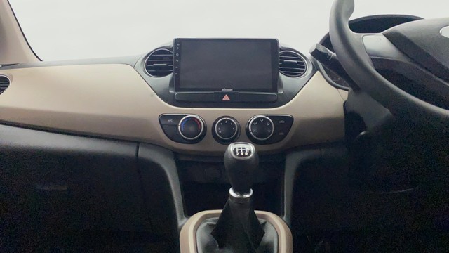 Second-hand 2013 Hyundai Grand i10 Sportz for sale in Kochi-22