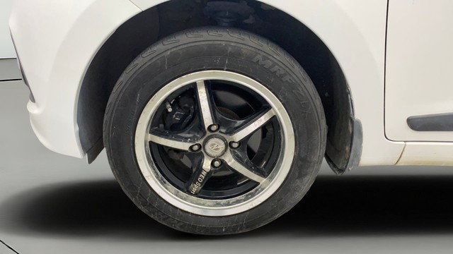 Second-hand 2013 Hyundai Grand i10 Sportz for sale in Kochi-25