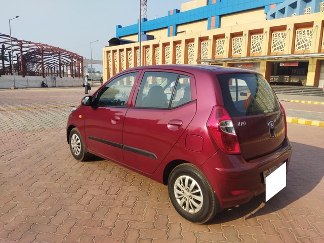 Second-hand 2015 Hyundai i10 Sportz 1.1L for sale in Kolkata-10