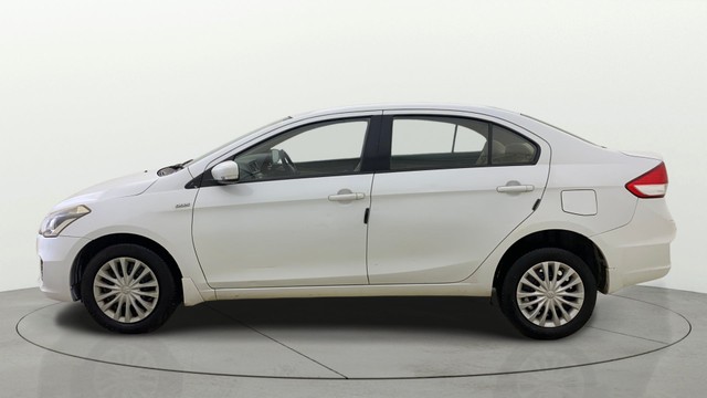 Second-hand 2017 Maruti Suzuki Ciaz VDi Plus SHVS for sale in Ahmedabad-5