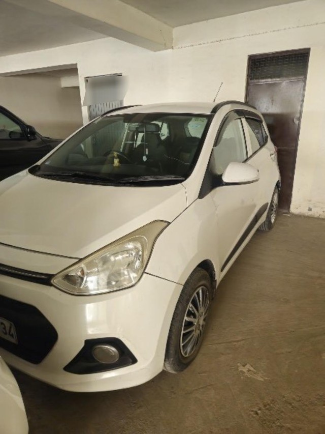 Second-hand 2015 Hyundai Grand i10 CRDi Sportz for sale in Sangrur-1
