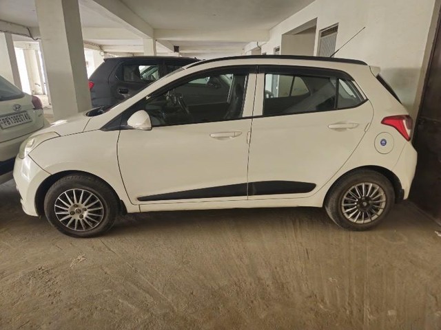 Second-hand 2015 Hyundai Grand i10 CRDi Sportz for sale in Sangrur-3
