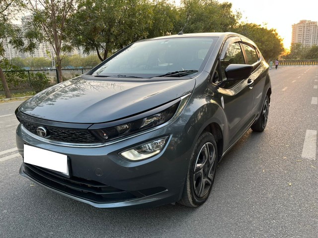 Tata Altroz XT Second-hand 2024 Tata Altroz XT for sale in Noida-4