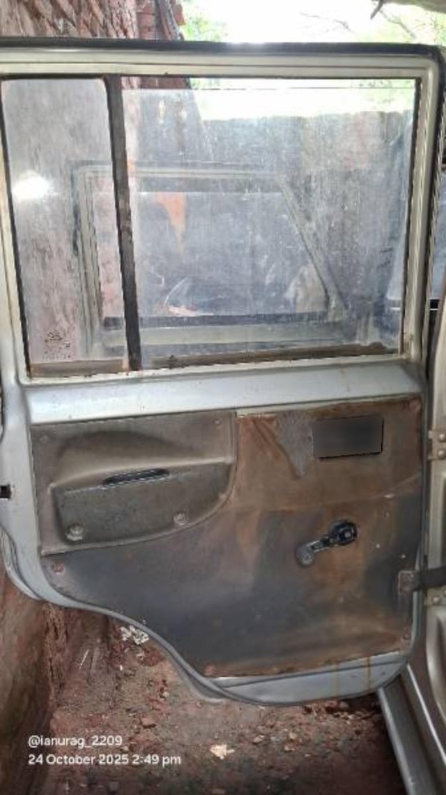 Second-hand 2003 Mahindra Jeep MAXX 10 seater for sale in Katni-4