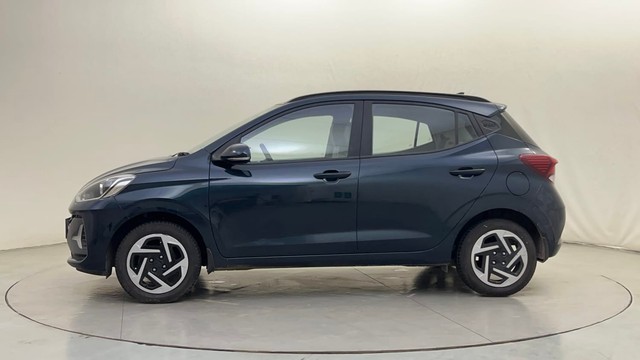 Second-hand 2024 Hyundai Grand i10 Nios Sportz for sale in Bangalore-6