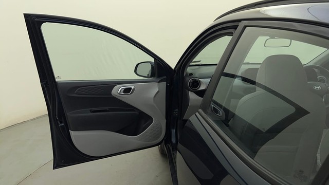 Second-hand 2024 Hyundai Grand i10 Nios Sportz for sale in Bangalore-36