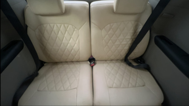 Second-hand 2022 Renault Triber RXT EASY-R AMT for sale in Bangalore-30