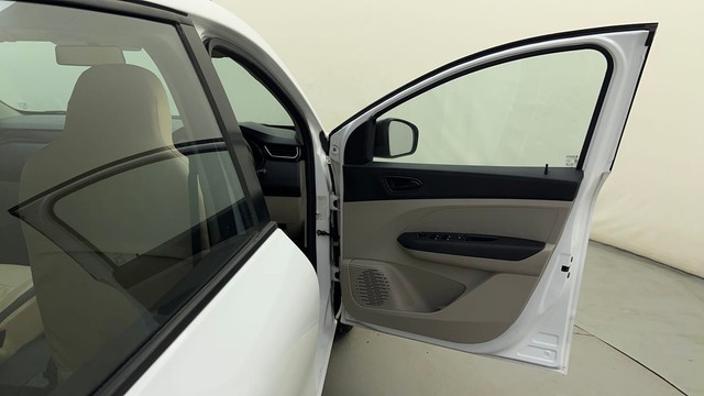 Second-hand 2022 Renault Triber RXT EASY-R AMT for sale in Bangalore-16