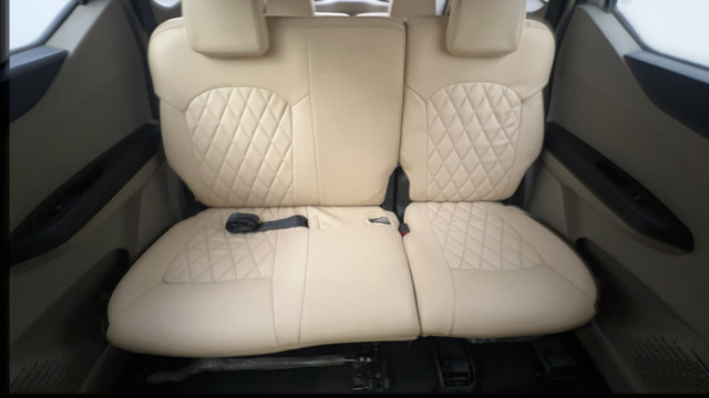 Second-hand 2022 Renault Triber RXT EASY-R AMT for sale in Bangalore-38