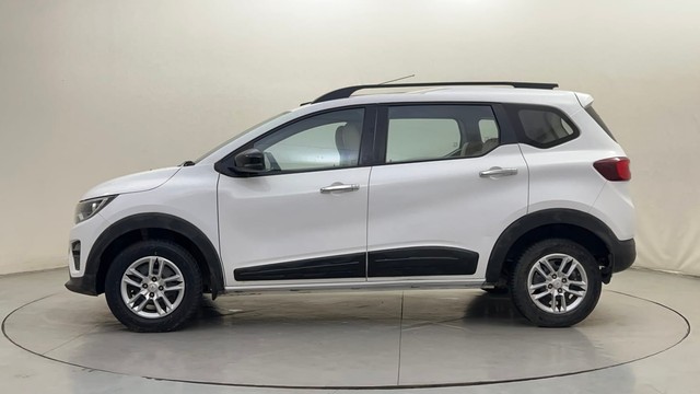 Second-hand 2022 Renault Triber RXT EASY-R AMT for sale in Bangalore-6