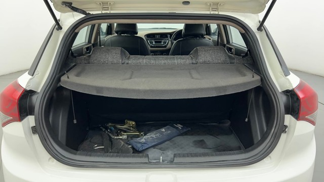 Second-hand 2015 Hyundai i20 Sportz 1.2 for sale in Ahmedabad-9