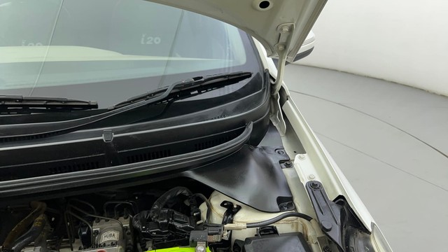 Second-hand 2015 Hyundai i20 Sportz 1.2 for sale in Ahmedabad-37