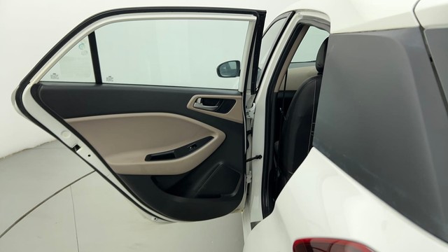 Second-hand 2015 Hyundai i20 Sportz 1.2 for sale in Ahmedabad-35