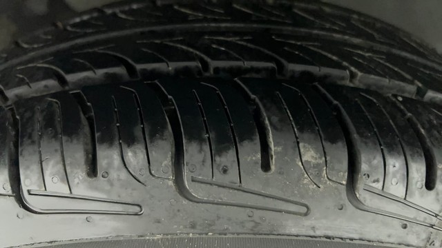 Second-hand 2015 Hyundai i20 Sportz 1.2 for sale in Ahmedabad-30