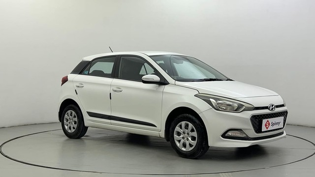 Second-hand 2015 Hyundai i20 Sportz 1.2 for sale in Ahmedabad-1