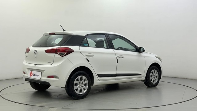 Second-hand 2015 Hyundai i20 Sportz 1.2 for sale in Ahmedabad-3