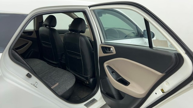 Second-hand 2015 Hyundai i20 Sportz 1.2 for sale in Ahmedabad-34