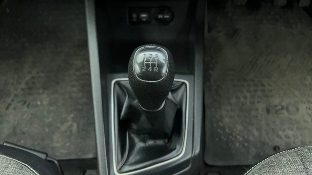 Second-hand 2015 Hyundai i20 Sportz 1.2 for sale in Ahmedabad-12