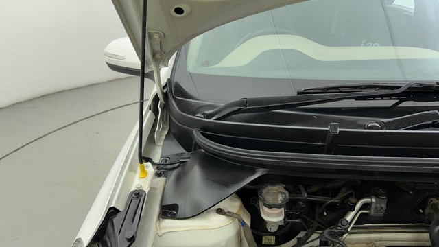 Second-hand 2015 Hyundai i20 Sportz 1.2 for sale in Ahmedabad-38