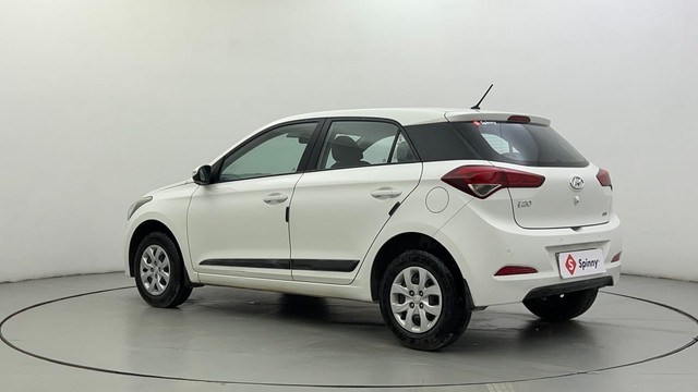 Second-hand 2015 Hyundai i20 Sportz 1.2 for sale in Ahmedabad-5