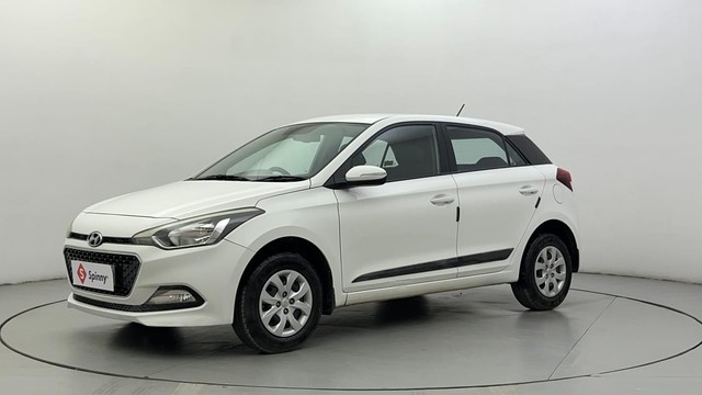 Second-hand 2015 Hyundai i20 Sportz 1.2 for sale in Ahmedabad-0