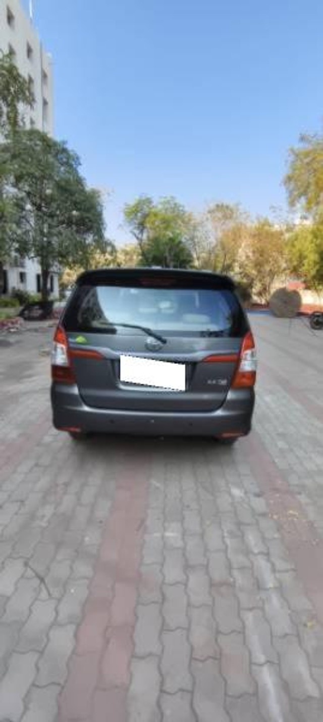 Second-hand 2014 Toyota Innova 2.5 G (Diesel) 8 Seater for sale in Rajkot-3
