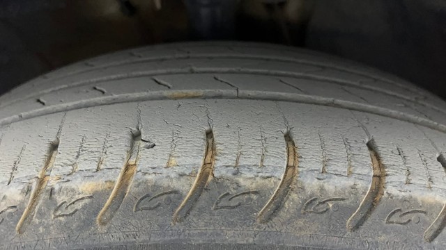 Second-hand 2022 Kia Carens Prestige Plus Diesel for sale in Hyderabad-36