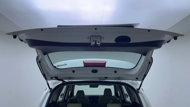 Second-hand 2022 Kia Carens Prestige Plus Diesel for sale in Hyderabad-31