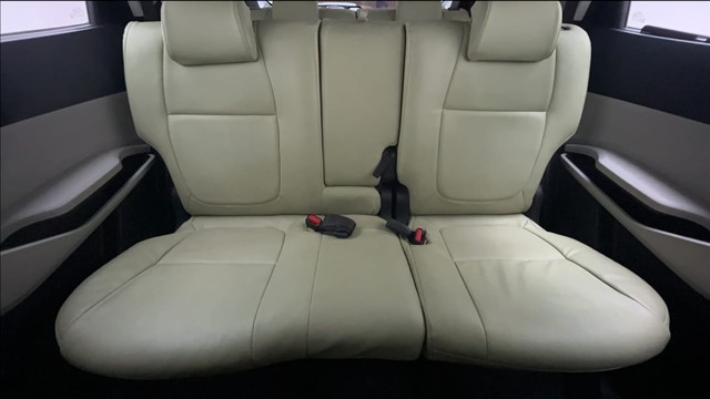 Second-hand 2022 Kia Carens Prestige Plus Diesel for sale in Hyderabad-24