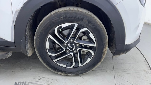 Second-hand 2022 Kia Carens Prestige Plus Diesel for sale in Hyderabad-17