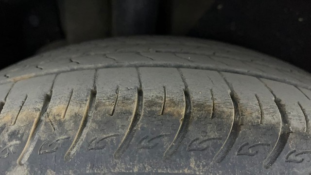 Second-hand 2022 Kia Carens Prestige Plus Diesel for sale in Hyderabad-33