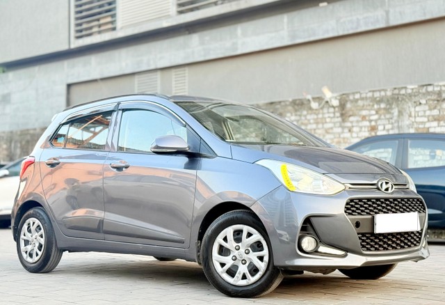 Second-hand 2018 Hyundai Grand i10 1.2 CRDi Sportz Option for sale in Surat-7