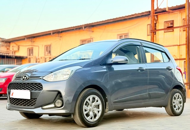 Second-hand 2018 Hyundai Grand i10 1.2 CRDi Sportz Option for sale in Surat-8