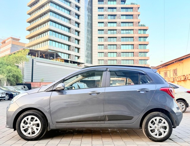 Second-hand 2018 Hyundai Grand i10 1.2 CRDi Sportz Option for sale in Surat-3