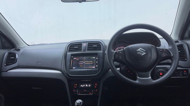 Second-hand 2017 Maruti Vitara Brezza ZXI Plus Dual Tone for sale in Hyderabad-11