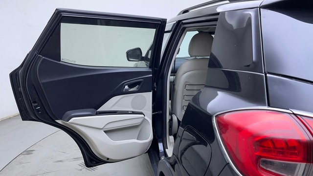 Second-hand 2023 Mahindra XUV300 W6 BSIV for sale in Hyderabad-27