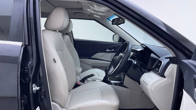 Second-hand 2023 Mahindra XUV300 W6 BSIV for sale in Hyderabad-15