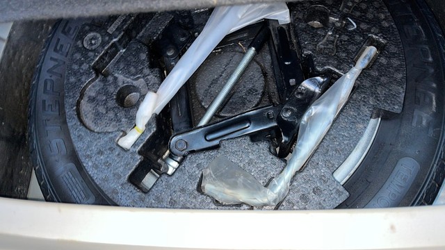 Second-hand 2023 Mahindra XUV300 W6 BSIV for sale in Hyderabad-21