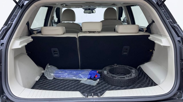 Second-hand 2023 Mahindra XUV300 W6 BSIV for sale in Hyderabad-9