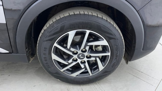 Second-hand 2023 Mahindra XUV300 W6 BSIV for sale in Hyderabad-17