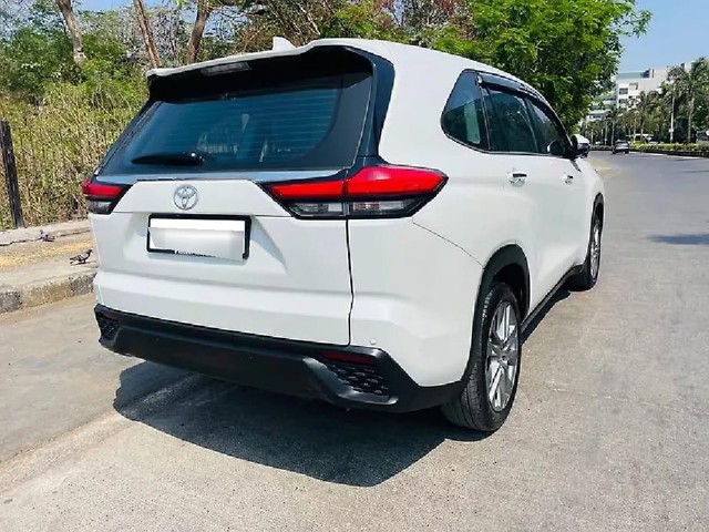 Second-hand 2024 Toyota Innova Hycross ZX(O) Hybrid for sale in Mumbai-14