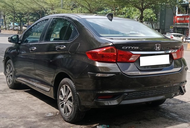Second-hand 2018 Honda City i-VTEC CVT V for sale in Mumbai-8