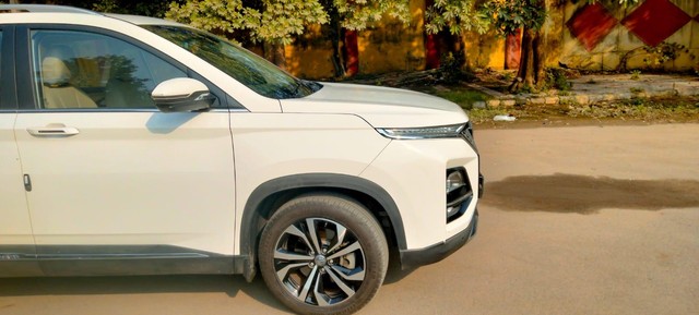 Second-hand 2023 MG Hector 1.5 Turbo Sharp pro CVT BSVI for sale in New Delhi-14